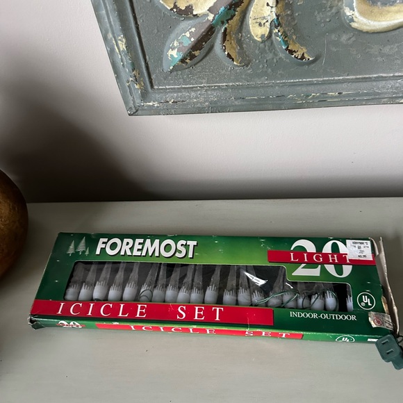 Foremost vintage icicle string lights for Christmas tree or garland - Picture 1 of 7